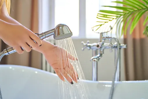 💦 L’été, vos tuyaux travaillent aussi ! ☀️ - Saint-Lyphard