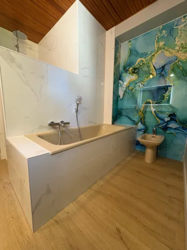 Avant / après d’une rénovation complète de salle de bain 🔨✨ à Saint-Nazaire, Guérande, GUIHO PLOMBERIE