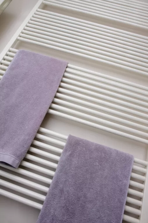 Le Sèche-Serviettes Électrique : Confort, Design et Efficacité au Quotidien - La Baule, Guérande, GUIHO PLOMBERIE