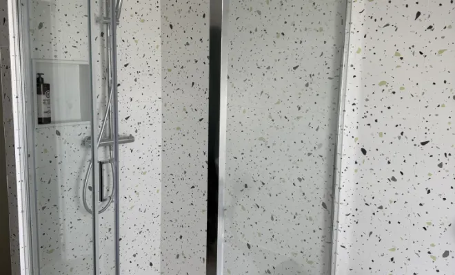 ✨ Nouvelle réalisation : une salle de bains moderne, lumineuse et pleine de caractère ! à Guérande