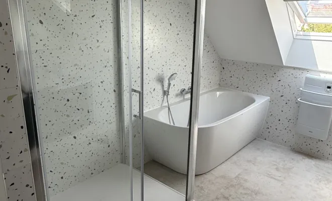 ✨ Nouvelle réalisation : une salle de bains moderne, lumineuse et pleine de caractère ! à Guérande