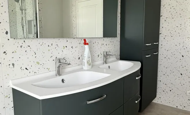✨ Nouvelle réalisation : une salle de bains moderne, lumineuse et pleine de caractère ! à Guérande